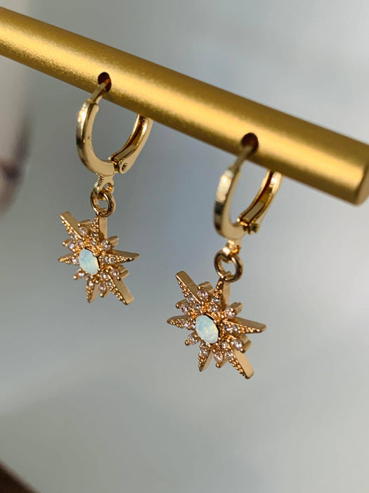 Dainty Pointed Star Huggie Hoop Earrings